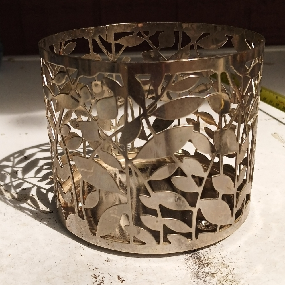 Candle sleeve floral leaves on vine